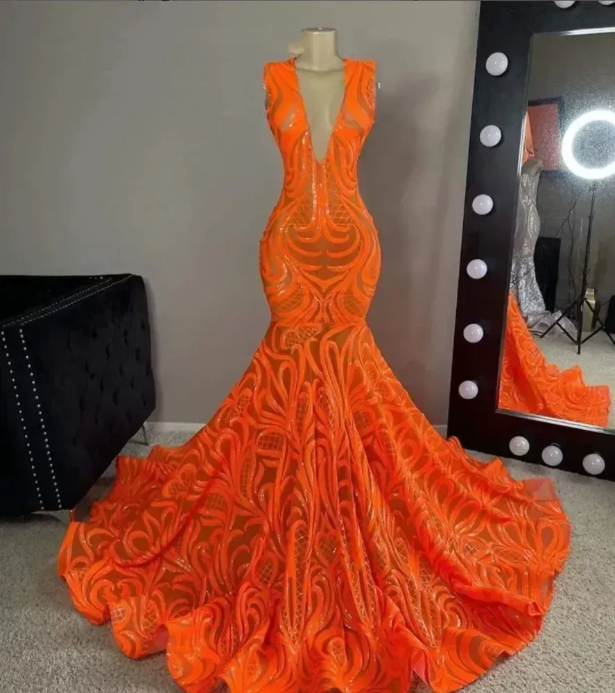 Orange O Cou Longues Robes De Bal Pour Les Filles Noires Appliques Robe De Soirée Sirène Robe De Célébrité Robes De Fête D'anniversaire Robe De Custom Made