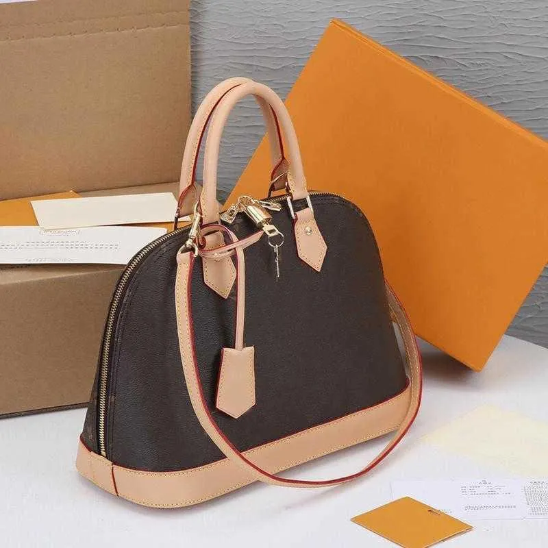 2023 Luxurys Designers Shell Fashion Bags with Lock Alma Bb 25cm Fashion Women Shoulder Messenger Bag Leather Hand Bags للسيدات مستحضرات التجميل Crossbody Totes Wallet Wallet Wallet
