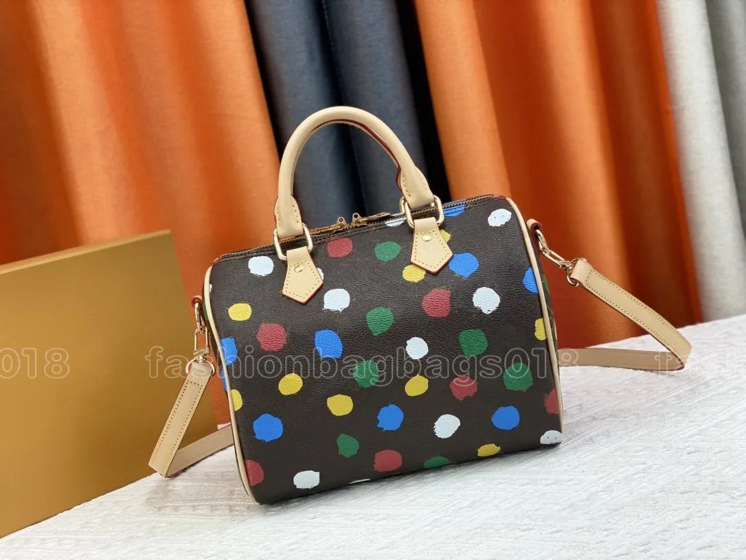 2023 X Yk Speedy Bandouliere Praktisk City Tygväska Designer Kvinnor Läder Crossbody Väskor Målade färgglada oändlighet Dots Skriv ut Onthego Cross Body Handbag M46433