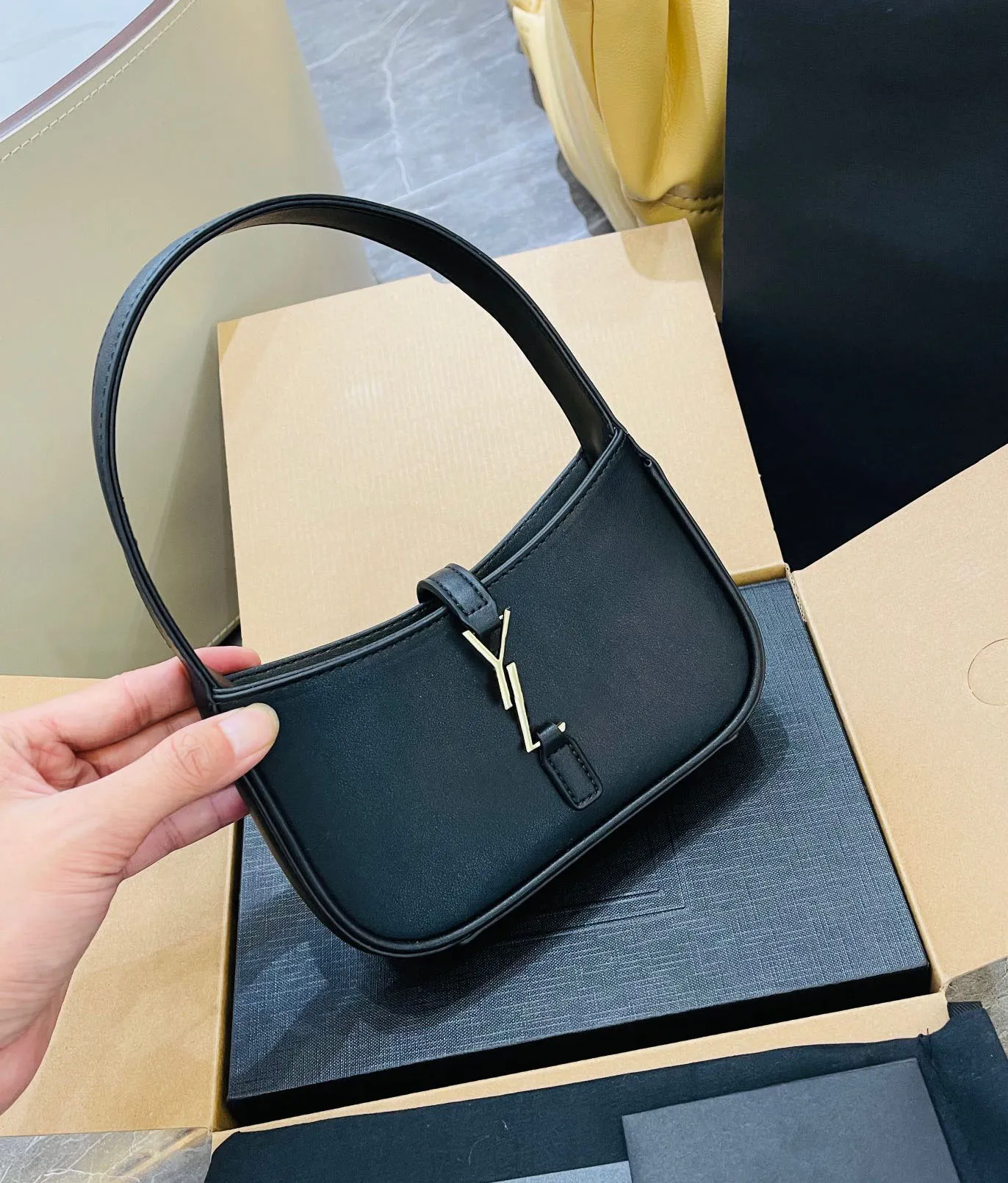 DHgate Genuine Leather Crossbody Handbag Purse Black Womens Shoulder Bag YSL Style Horsebit Fashion Axillary Bag Crocodile Leather Bags Luggage Accessories