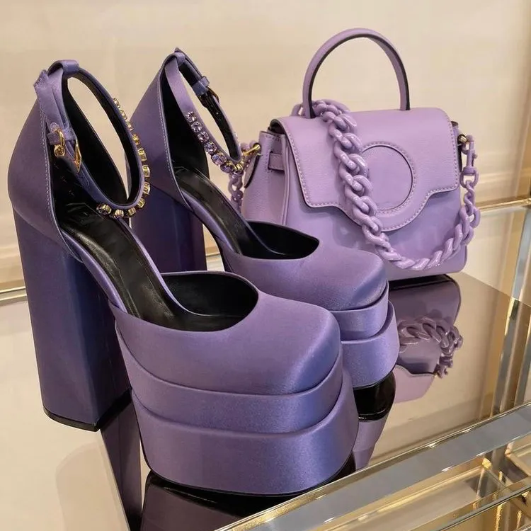 Aevitas Purple Juno Chaussures ornées de cristaux Satin Double plate-forme Escarpins Sandales à talons hauts pour femmes Designers de luxe Chaussures habillées Chaussures d'usine de soirée