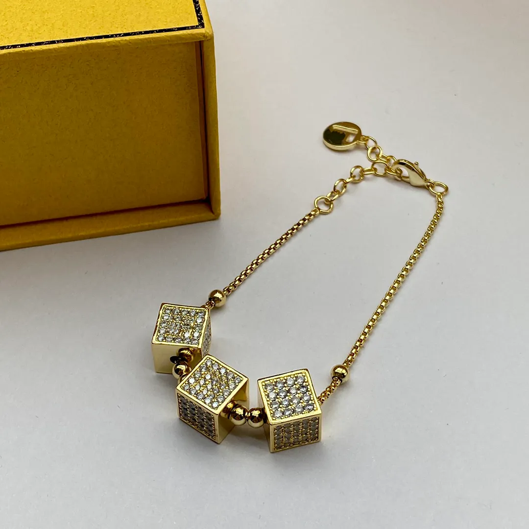 2023 Projektant bransoletki F Mały mężczyzna Diamond Unikalny projekt bransoletowy imprezowy prezent ślubny biżuteria z pudełkiem316p