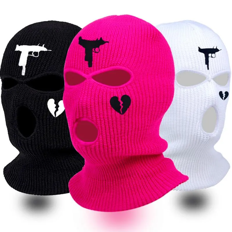 Berets 1pc التطريز Balaclava Face Mask Heart 3 حفرة للطقس البارد في فصل الشتاء للرجال والنساء ركوب الدراجات الحرارية