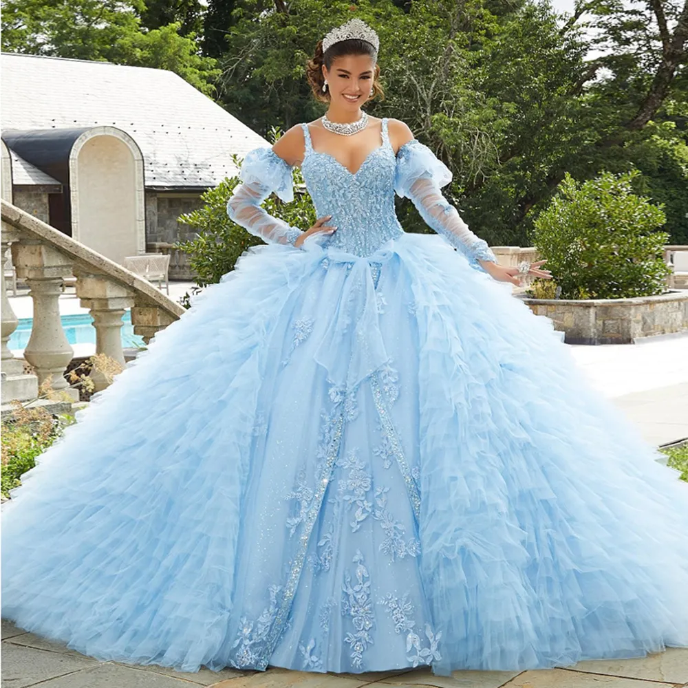 Light Sky Blue Quinceanera klänningar med löstagbart tåg puffy tiered mexikansk söt 16 prom klänning långärmad prinsessa flickor födelsedagsklänning