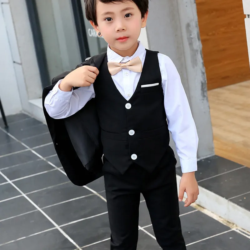 Jungen Anzug-Set 4-teilig – Blaue Weste, Hose, Weißes Hemd, Rote Fliege | Für Jungen 2–7 Jahre