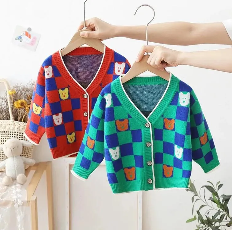 B122 Çocuk Tasarımcı Giysileri Ekose Ayı Hardigan erkek bebek kız Sweaters v-yakalı örgü jumper çocuk ceket
