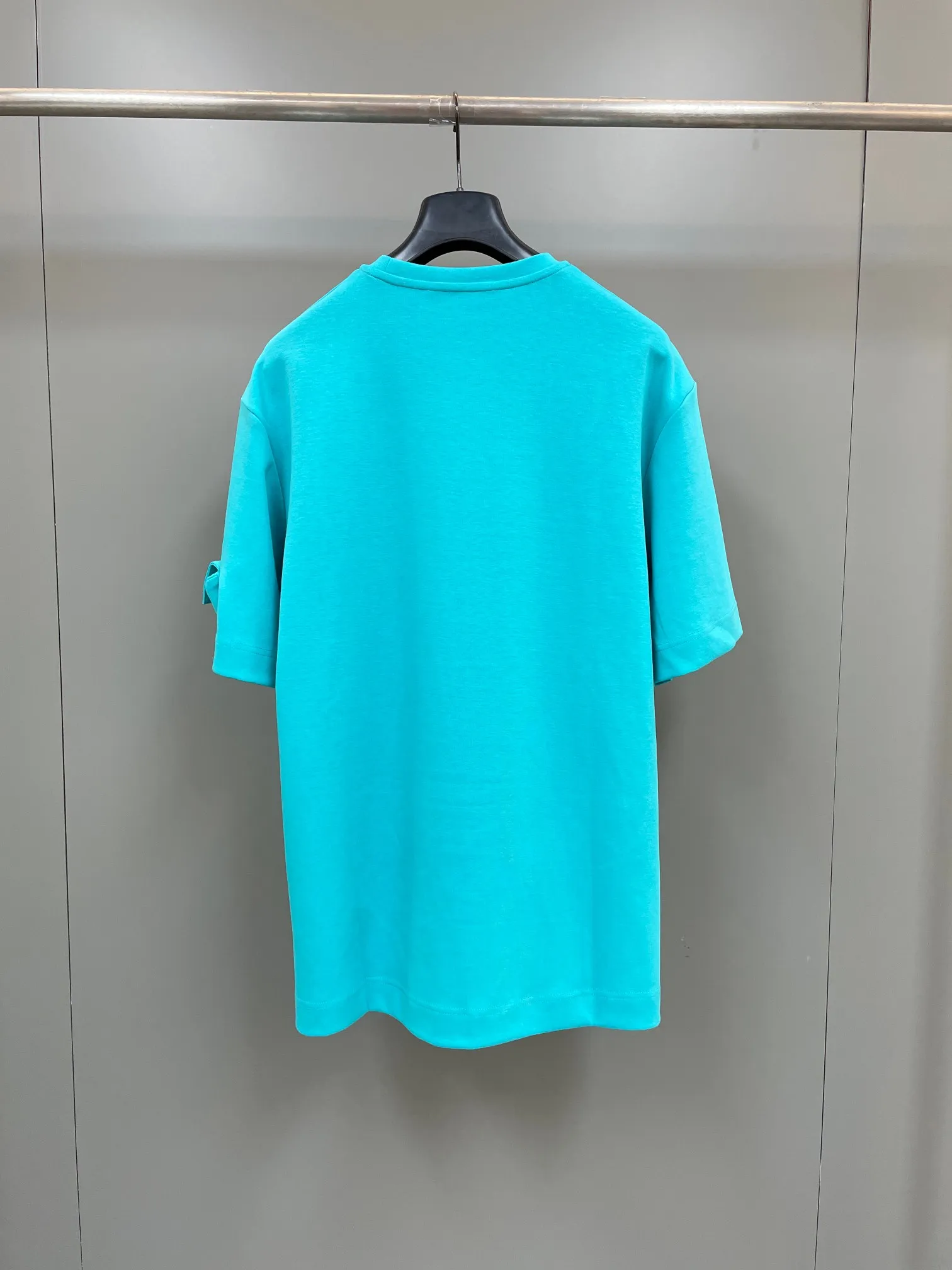 Sommer 2023 Neues Designerhemd Hochwertiges Taschendesign Europäische lockere Version der Mode Herren-T-Shirts_voghion.com