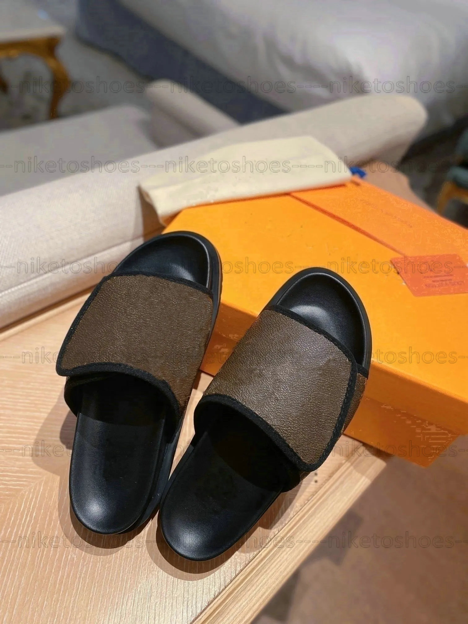 Louis Vuitton LV Вы Zapatos De Diseñador Miami Mule Zapatillas