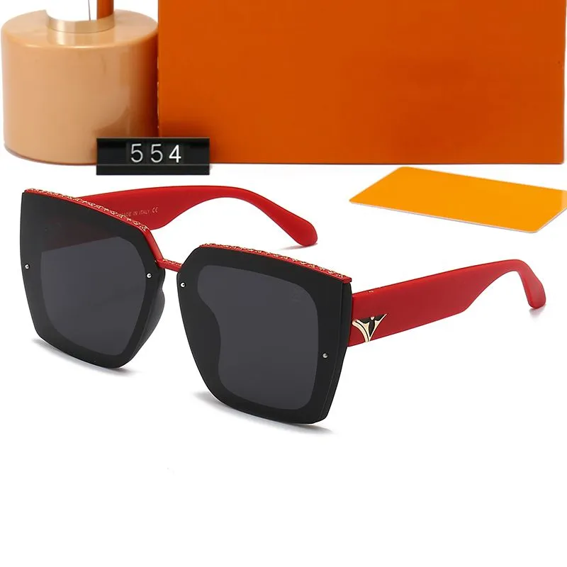 Lunettes de soleil de créateurs pour femmes hommes lunettes de soleil de luxe protection UV lettre plage rétro lunettes de soleil carrées lunettes décontractées avec boîte très belle