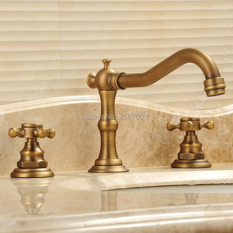 Bathroom Sink Faucets Vintage Design Three Holes Bath Tub Basin Faucet Antique Brass Finish And Cold Mixer Water Tap Wholesale GI131