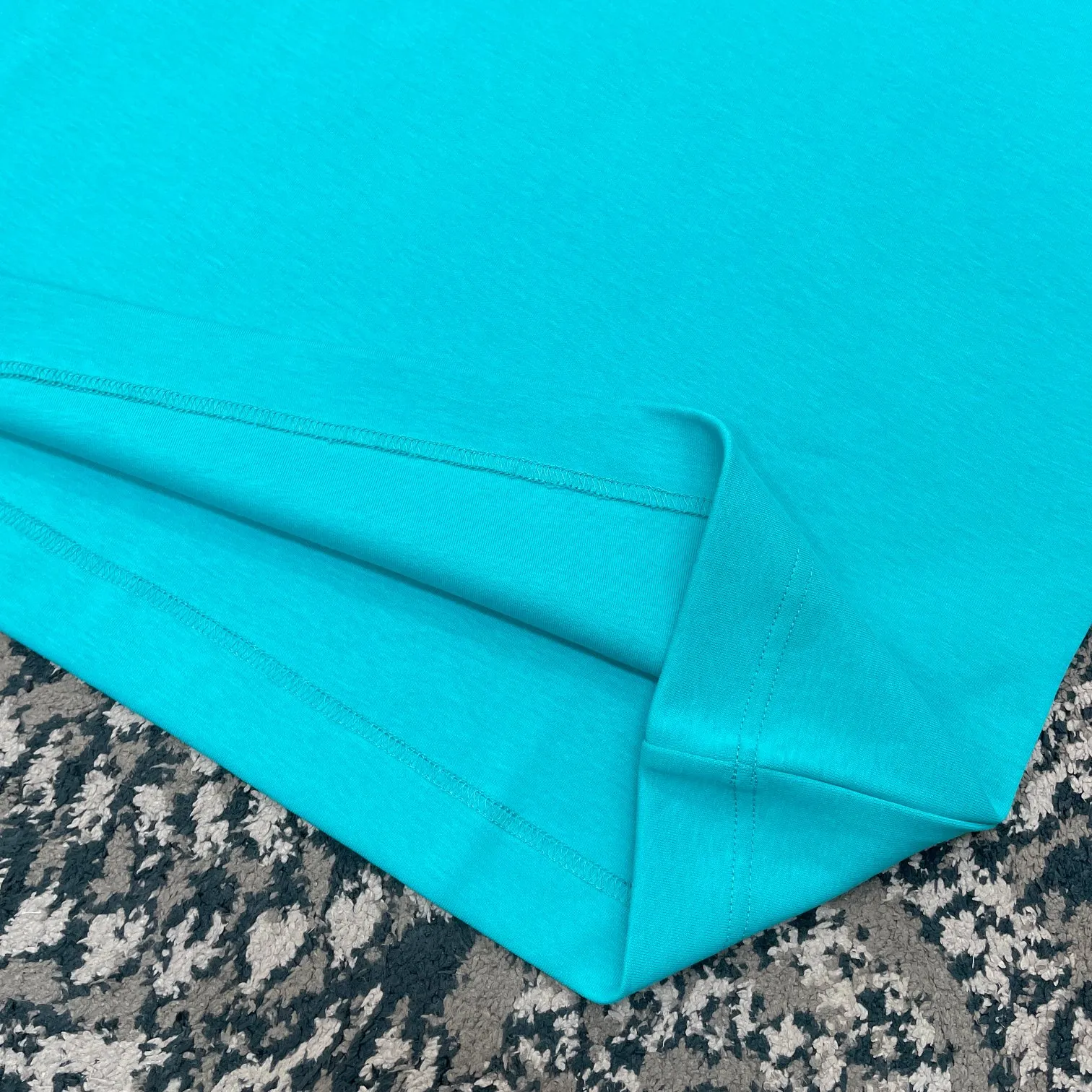 Sommer 2023 Neues Designerhemd Hochwertiges Taschendesign Europäische lockere Version der Mode Herren-T-Shirts_voghion.com