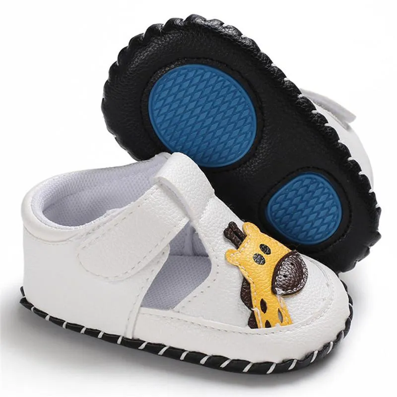 Primeiros caminhantes nascidos meninas meninos garotos crianças pequenas solteiras sapatos de berço de couro impressão animal algodão Antislip Sneaker pré -caminhão um pares