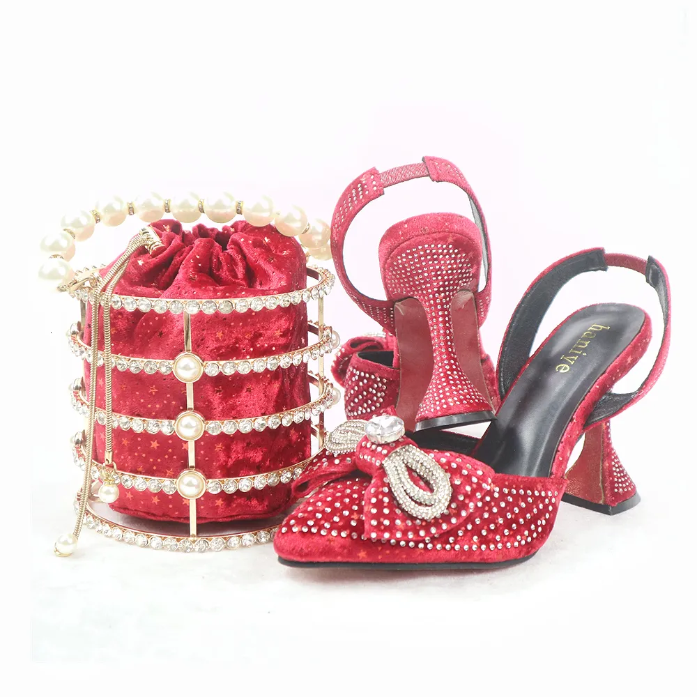 Chaussures habillées doershow belle chaussure et sac ensemble pour la fête italienne avec dame de conception assortie ! SYU135 230216