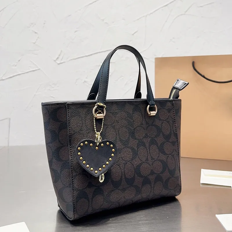 Borsa saddle shop imitazione