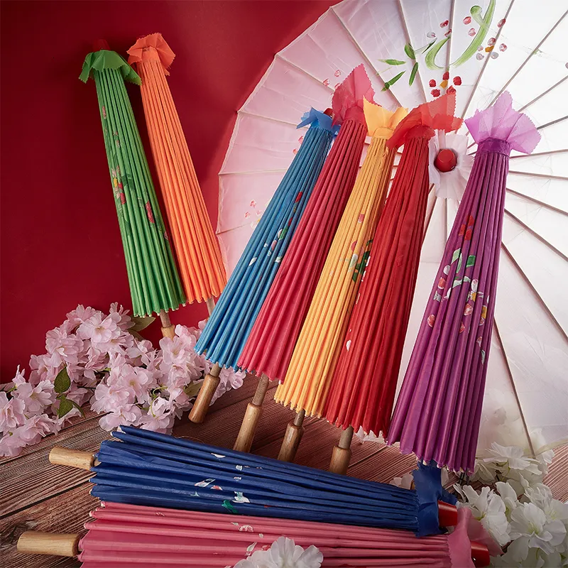 Parapluies 82/84cm tissu de soie femmes fleurs de cerisier japonais danse ancienne décorative Style chinois papier à l'huile 230217