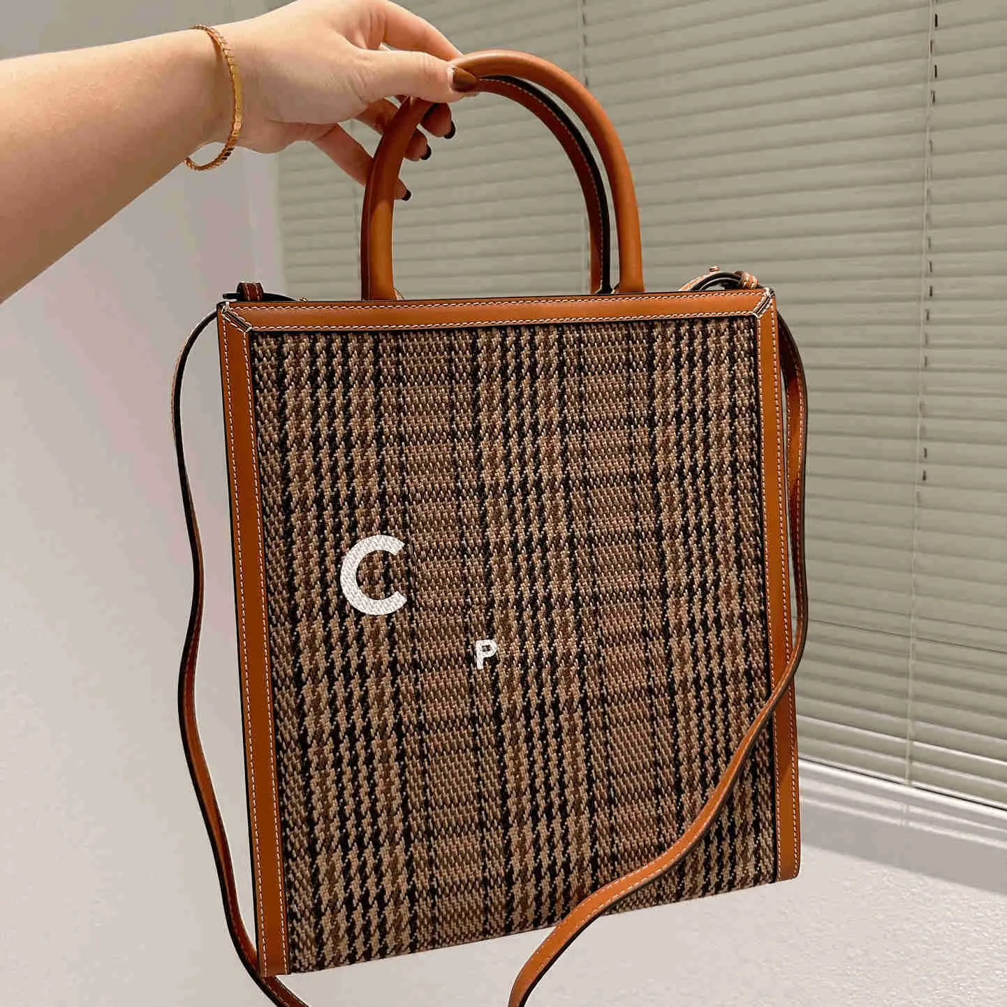 New tote bag totes women designer bag Letter luxurys handbag Womens Fashion all-match Classic Street Trend handbags