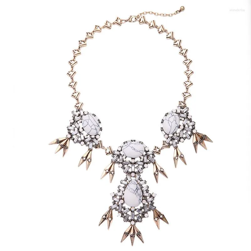 Pendant Necklaces Bulk Price Luxury Appearance High-end Women's Fashion Bridal Elegant Crystal For Women Accessories Decorative