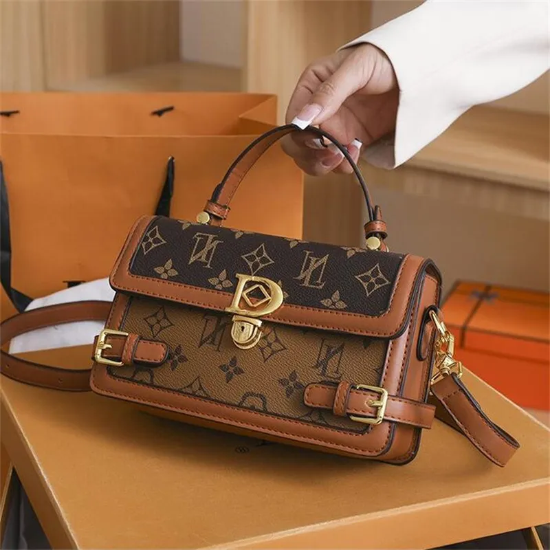 Designer Leather Patchwork New Look Shoulder Bags For Men And Women High  Quality Evening Crossbody Handbag With Wallet From Jingxuan001, $33.39