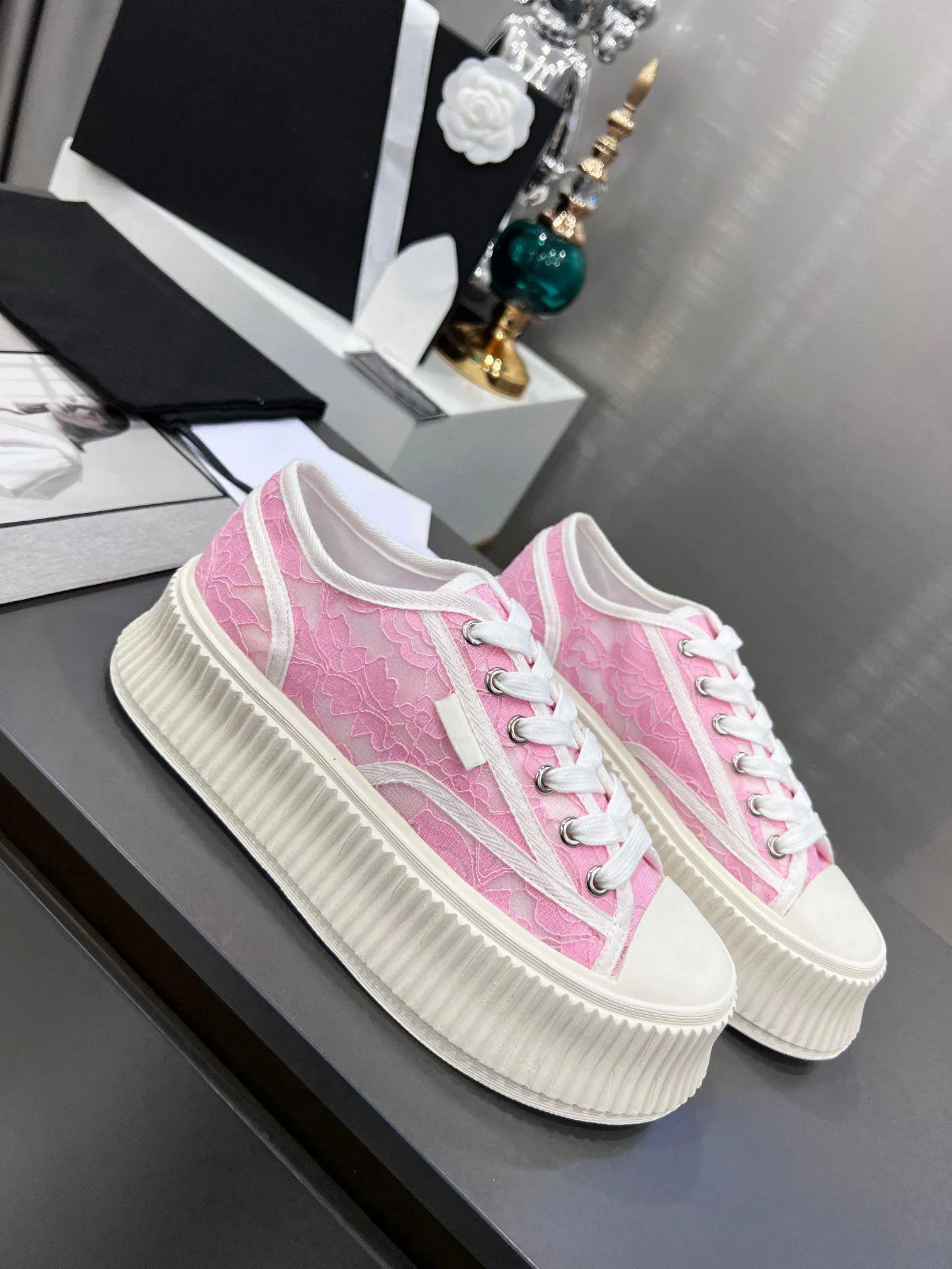 Casual Shoes Lace-Up Running Trainers Woman Shoe Sneakers White Women Travel Leather Lady Thick Soled Designer Platform Gym Sneaker 100% Cowhide Size 35-41