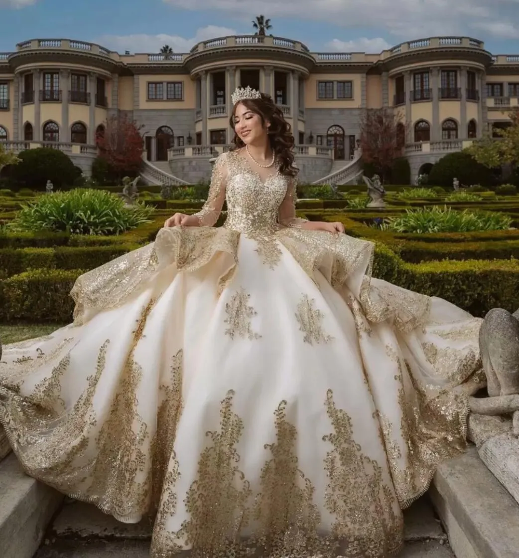 2023 اللؤلؤ الشمبانيا quinceanera فساد سحاب الظهر الحلو 16 فستان طويل الأكمام الدانتيل ثياب حفلة موسيقية حزب مطرز E0217