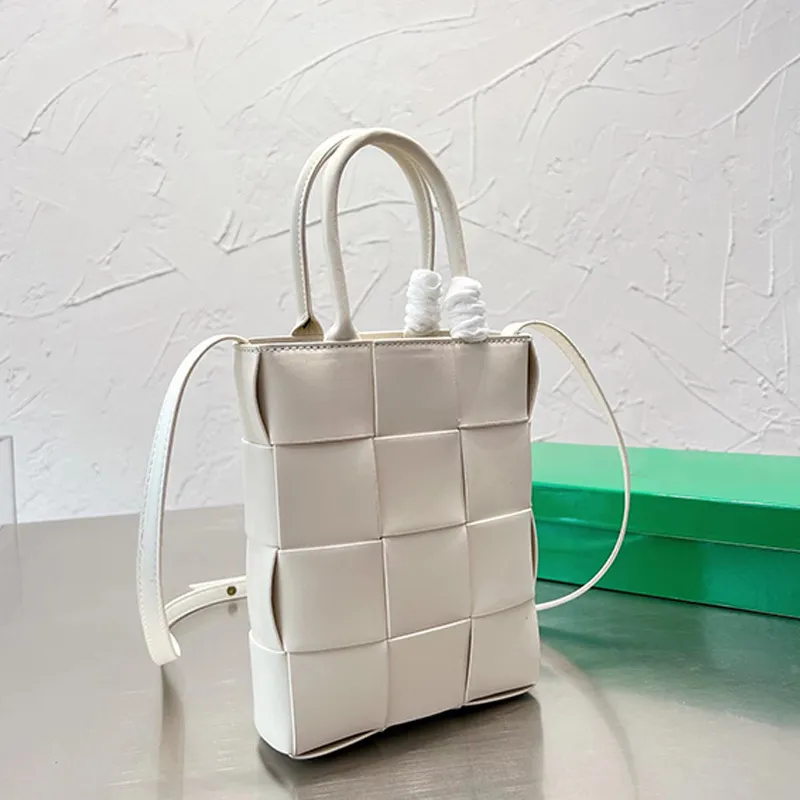 【IDANG CLUB】heart bucket bag heart bucket bag : idang club
