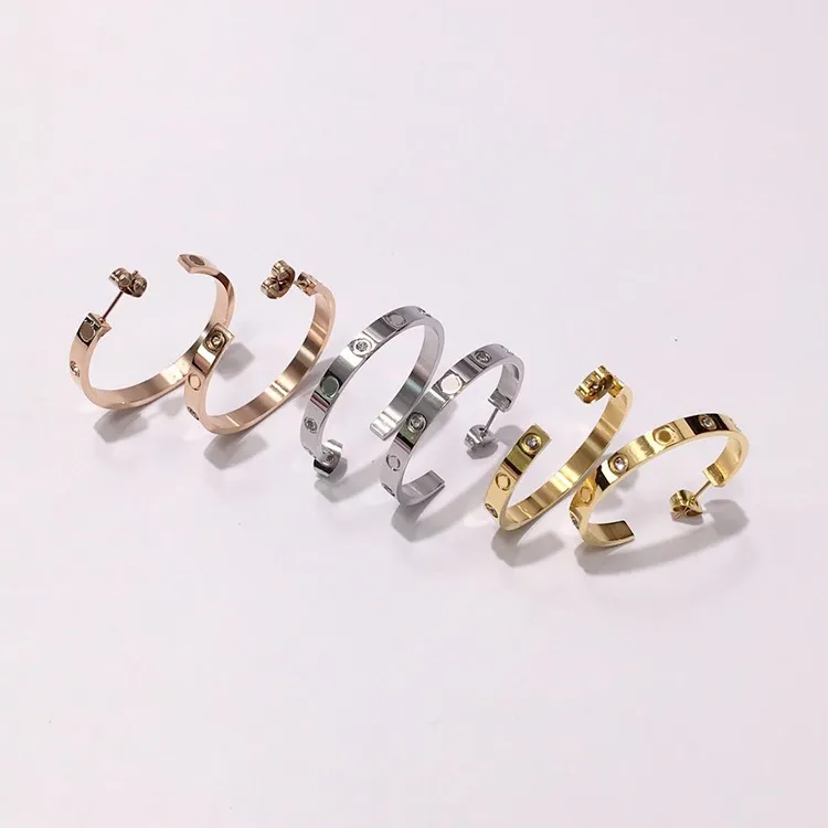 Brincos de argola de ouro de a￧o de tit￢nio Brincos de p￢ntano para mulher requintada moda simples c Diamond Ring Lady bri￧as do presente de joias