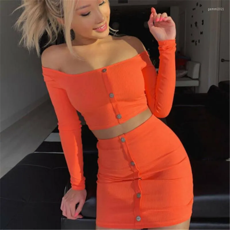 Robes de travail femmes 2 pièces ensemble tricoté hors épaule tissu Orange noir bouton Slash cou Crop hauts dame Sexy Mini jupes femme