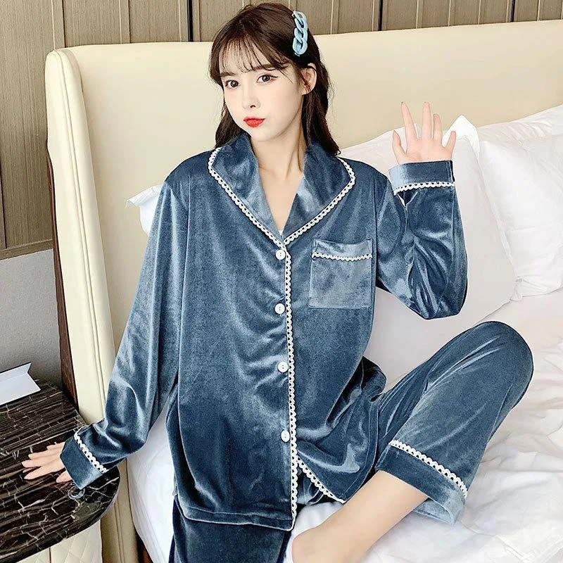 Vêtements de nuit pour femmes Blanc Femmes Velour 2PCS Pyjamas Ensembles Sexy Cardigan Stripe Pyjamas Costume Automne Hiver Vêtements De Nuit Loungewear Home Wear