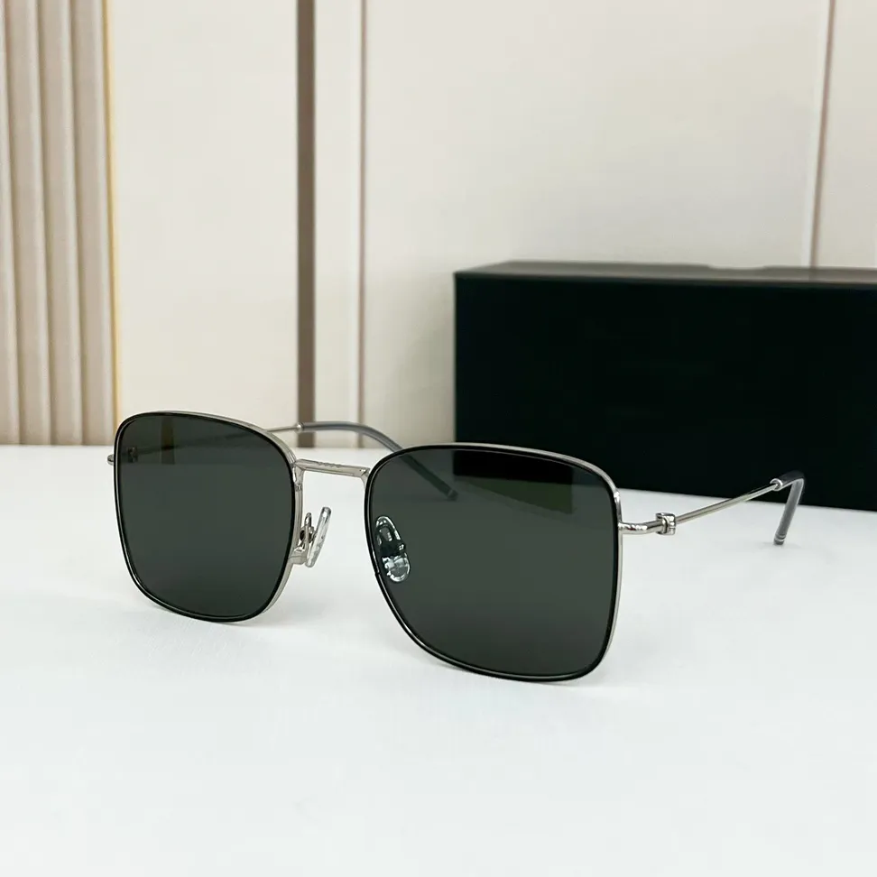 117 grå/silverram grå solglasögon för män metall ram kvadrat nyanser designers solglasögon uv400 glasögon med låda med låda