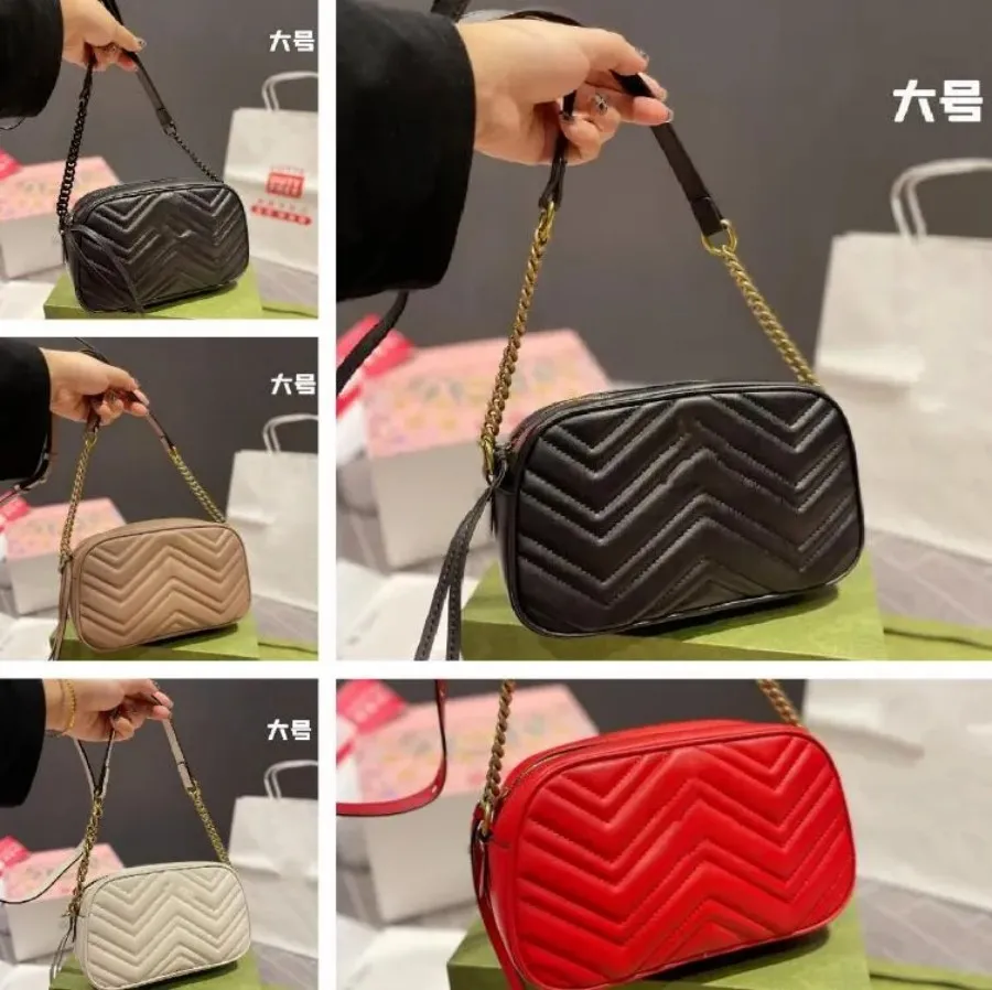 En Kaliteli Kadın Erkekler Crossbody ünlü çantalar kadınlar için omuz çantaları tote naylon ücretsiz moda deri omuz çanta çanta cüzdanları lüks kabartma tasarımcısı elle