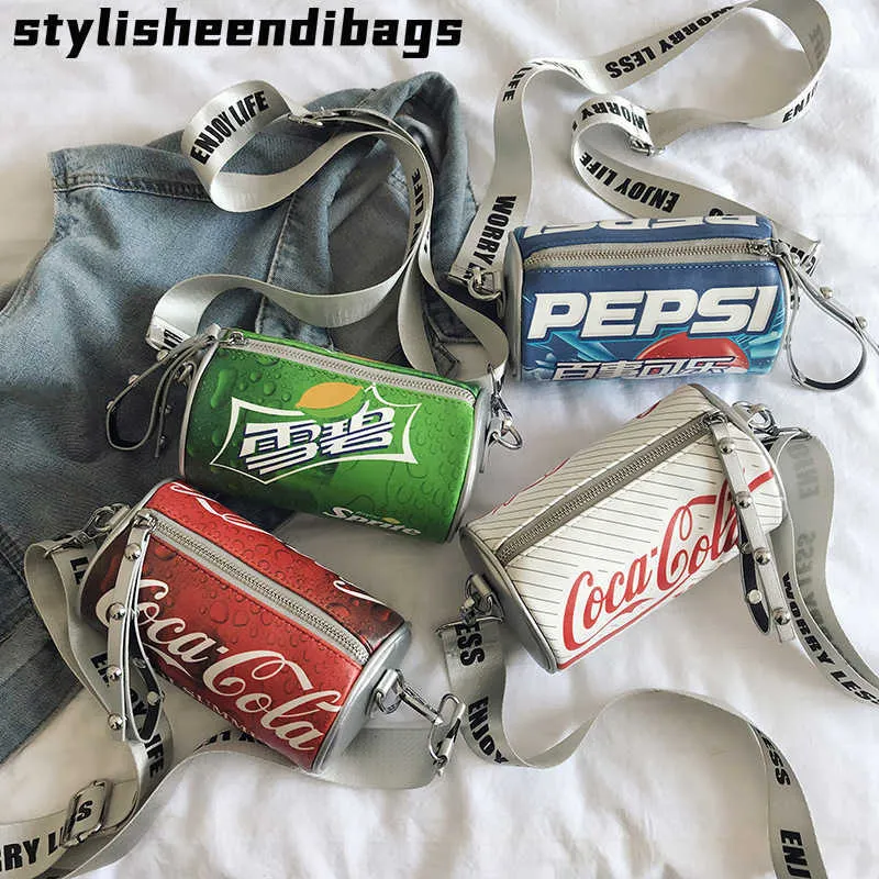 Axelväskor Cola Sprite Bottle Crossbody-väskor Designer Mini Dam Axelväska Mode Personlighet Brevkedja Miniväska Rolig väska 0219/23