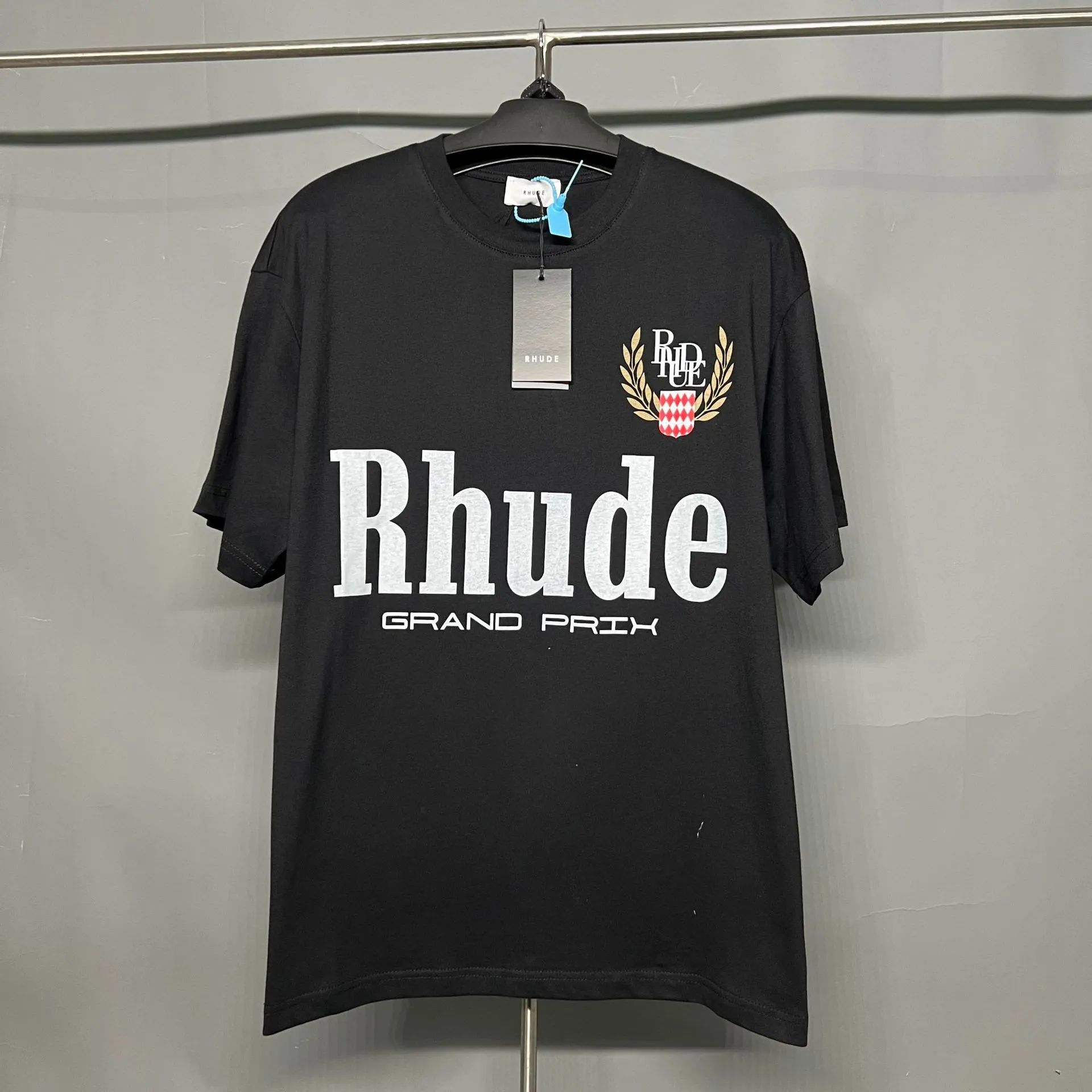 Rhude Mens Designer t Shirt Beach Chair Graphic T-shirt Features  display picture 1