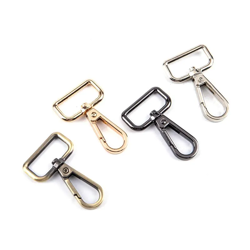 Keychains 1pcs 트리거 클립 버클 버클 금속 분리 가능한 스냅 후크 가죽 스트랩/ 벨트 키 체인 웨빙트 가방 Leash Hooks 4colorskeychain