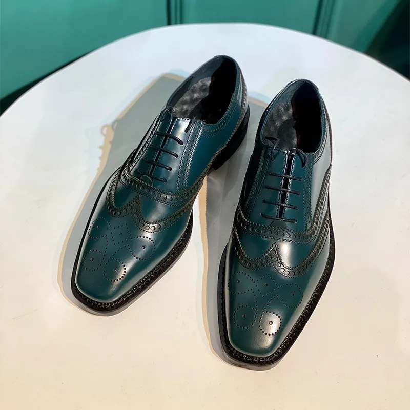 2023 zapatos tallados Brogue de cuero de grano completo, zapatos formales de negocios para caballeros, zapatos Oxford verdes para hombres