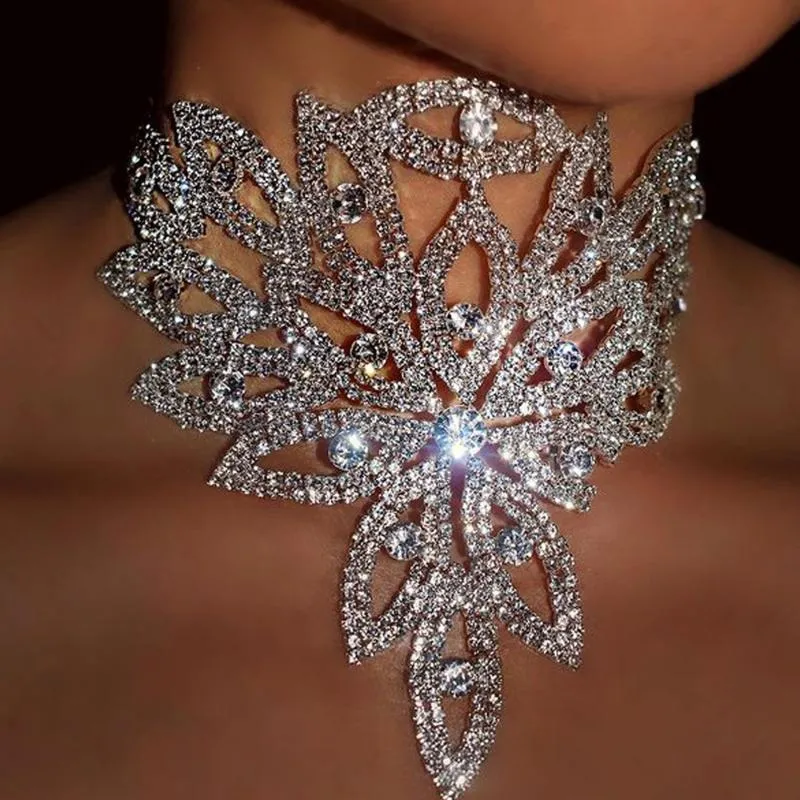Tour de cou Chokers déclaration strass grand collier collier bijoux pour femmes mode Bling couleur argent bavoir cristal bijoux