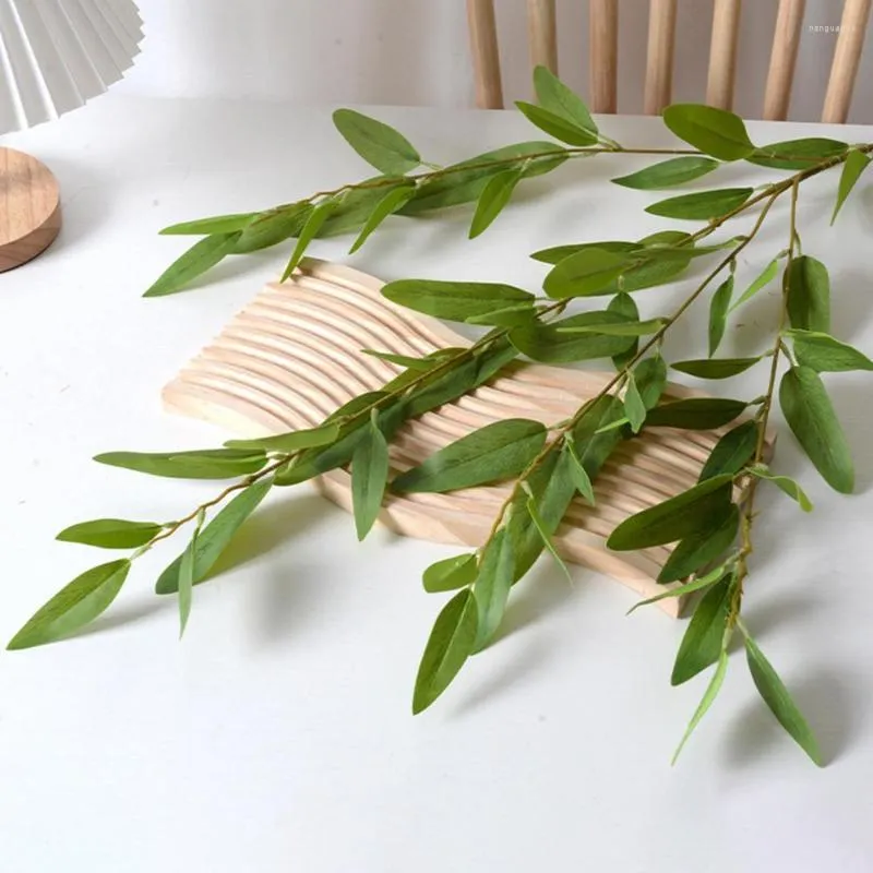 Decorative Flowers Beautiful Reusable Imitation Eucalyptus Leaves Water Resistant Lightweight Office Simulation Branch
