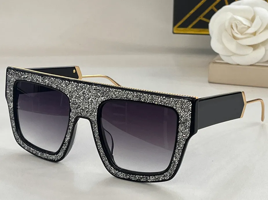 Funky Gafas de sol Diseñadores para hombres Mujeres Verano Phat Cat Style Anti-Ultraviolet Retro Plate Square Frame Random Box