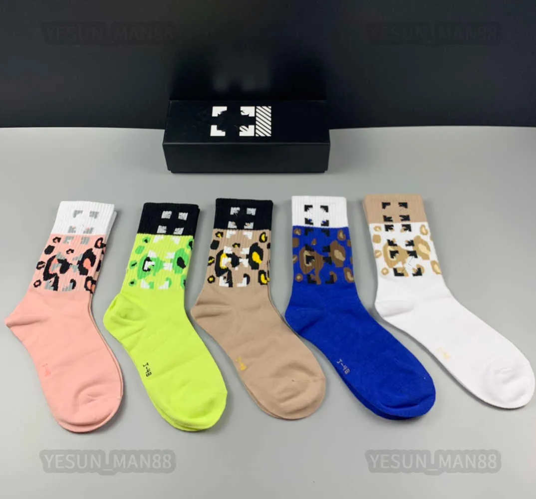 Designer De Luxe offs Chaussettes blanc Mode Hommes Et Femmes Casual Respirant Basketball Football Exercice 5 Paires Chaussette Avec Boîte