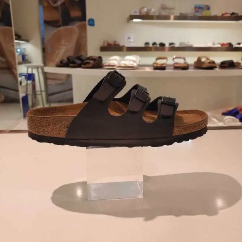 Chaussons Factory Designer Birkinstocks Allemagne Boken Pantoufles en liège à trois boutons Chaussures pour femmes Boken Florida Sandales de plage Hommes