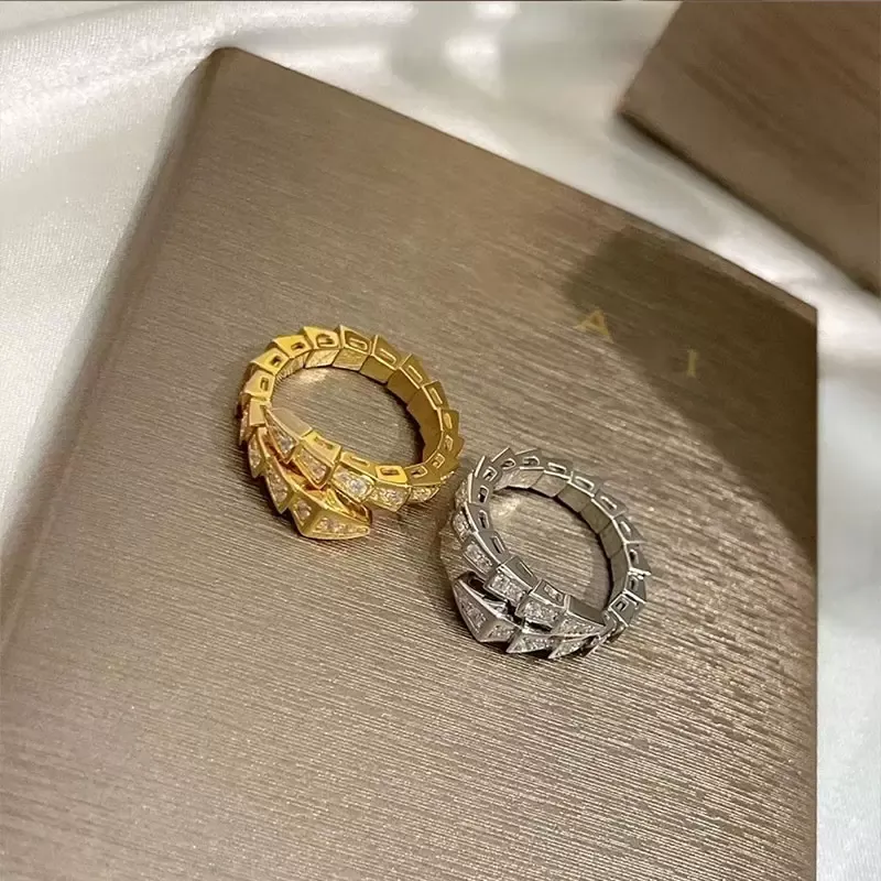 Bagues Bague de mode pour hommes et femmes avec la même largeur de bague, la bague ouverte de luxe n'est pas facile à déformer Lady Agkistrodon os poli plein