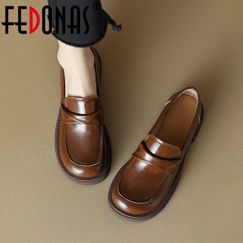 Отсуть обувь Fedonas Classic Tround Toe Women Pumps Толстые каблуки подлинный кожаный ретро -дизайн весенний осенний офис.