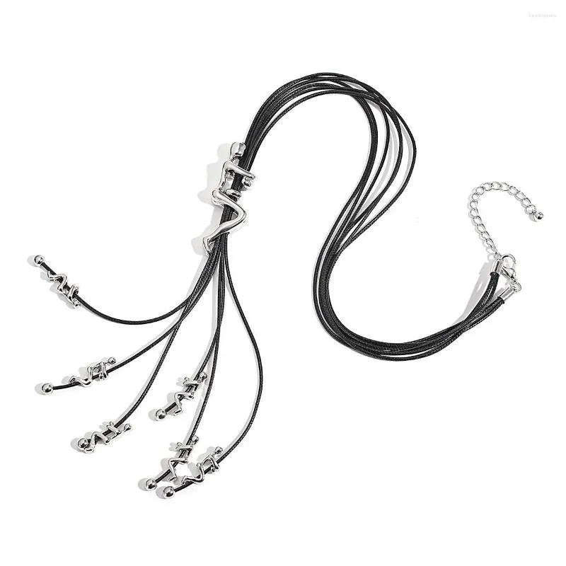 ペンダントネックレスAmorcome Multilayer Tassel Leather Necklace Punkシルバーカラーフィギュア型クライマー長いセーター襟