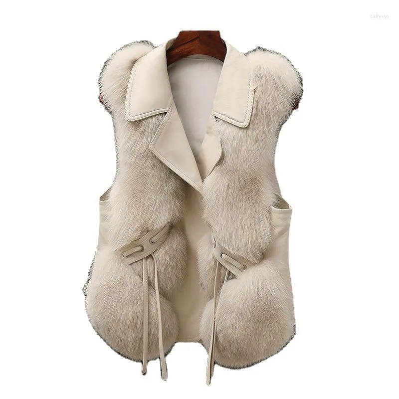 Gilets pour femmes 2023 Automne et hiver Modèles pour femmes de gilet de fourrure imitation gilet de laine veste jeune