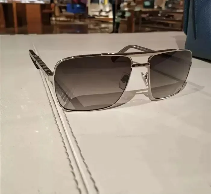 2024 Modedesigner-Sonnenbrille für Herren, klassische Haltung, 0259, quadratischer Metallrahmen, beliebte Retro-Avantgarde-Sonnenbrille für den Außenbereich, UV-400-Schutz