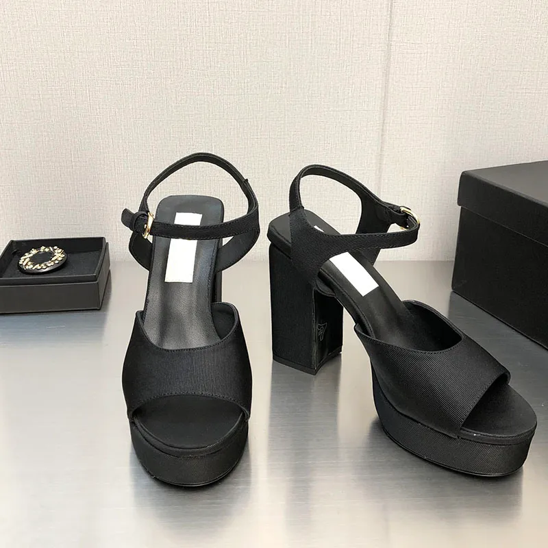 23SS Bedruckte Abendschuhe für Damen, Sandalen mit klobigem Absatz, Slingbacks, Designer-Hochzeitsschuh-Hausschuhe, klassische fuchsiafarbene Pantoletten mit Staubbeutel, Damen-Freizeitschuh mit Schnallenriemen