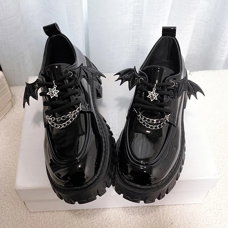 SURES Buty metalowa platforma łańcucha Lolita Gothic Woman Spring College Style Patent Pumps Kobiet Japan School Mundlid 230220