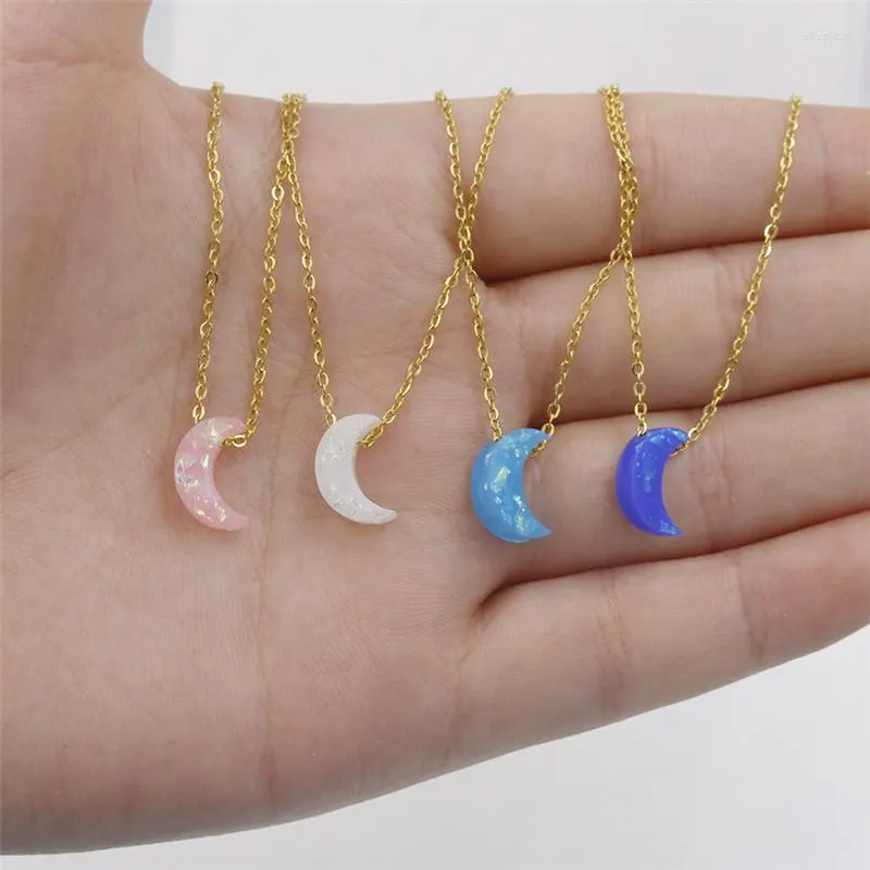 Pendanthalsband Fire-Opal Crescent Moon Necklace White/Blue/Pink/Royal Halfmon med Opal Stone Layering Big Sister Födelsedagspresent