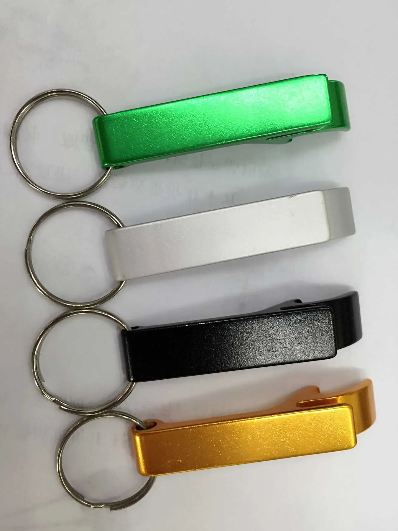 Artigifts Keyring KeyChain Openers Blank Metal Key Chains Aluminium Beer Wine Bottle Opener Annonser Gift Can Printing Logo Color är slumpmässig