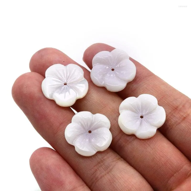 Charms naturais de água doce Shell Flor Shape Jóias criativas de moda para homem Colar de colar de mulheres Pulseira DIY