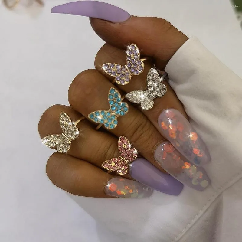 Ringas de cluster Forma colorida de borboleta de strass para mulheres Jóias casuais de hip hop anilos mujer anel de casamento